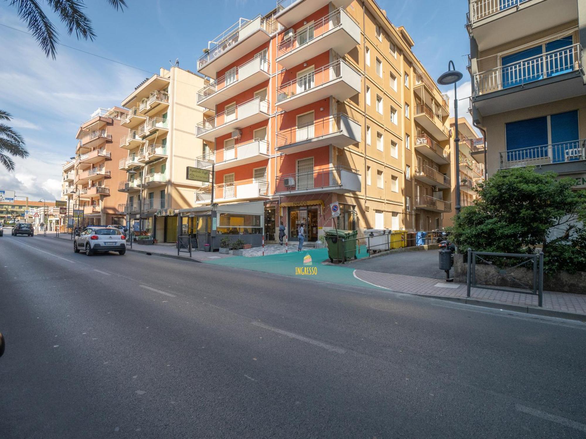 Babyaccomodation Family Bright Pietra Ligure Extérieur photo